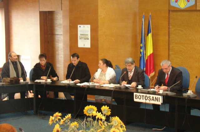 Biroul Judeţean pentru Romi convocat la prefect. Guvernul a alocat în premieră buget propriu strategiei pentru romi