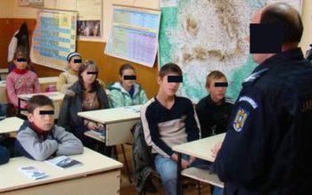 Peste 1000 de elevi și …