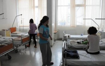 Copiii internaţi mai mult de …