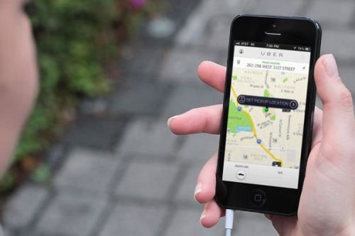 Majoritatea românilor doresc să folosească aplicaţia de transport Uber