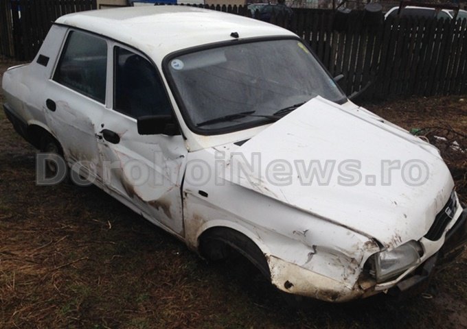 Mașina unui dorohoian, furată și distrusă într-un accident pe strada Matei Basarab din Dorohoi