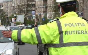 Autoturism cu numere de înmatriculare …