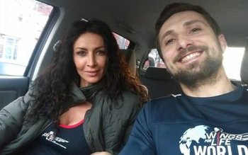 Dani Otil îi dă Mihaelei …