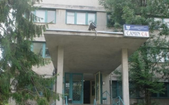 Patru studenţi la un pas de moarte, după un atac în stil mafiot într-un cămin studenţesc din Iaşi