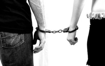 Tineri bănuiţi de comiterea unui …