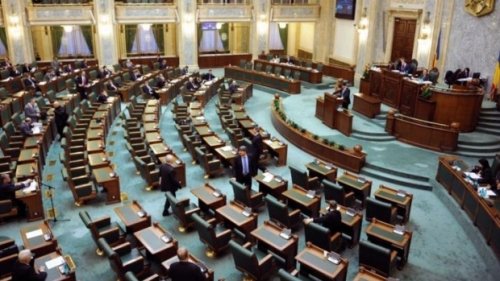 Regulamentul Senatului, completat: Un senator poate fi înlocuit de un coleg la lucrările din comisii