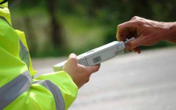 Bărbat prins în trafic pe …