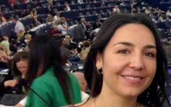 Claudia Ţapardel: Alina Gorghiu trăieşte …