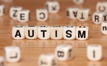 Câți copii autiști sunt în …