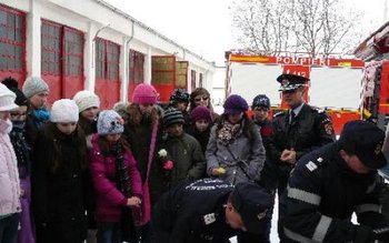 Porţi deschise la pompieri în …