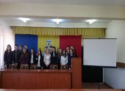 „Job Shadow Day” - Nou prilej de întâlnire a elevilor botoşăneni cu poliţiştii 