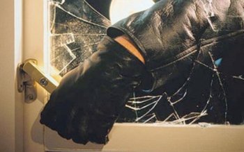 Bătrân lasat fără agoniseala de-o …