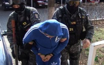 Percheziţii domiciliare în Botoşani şi …