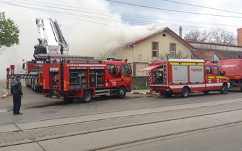 Casă aprinsă de un burlan …