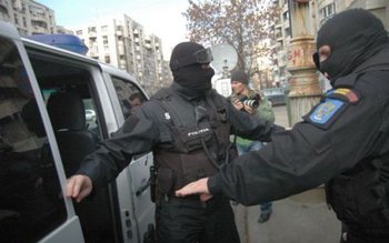 Doi bărbați reținuți în urma …