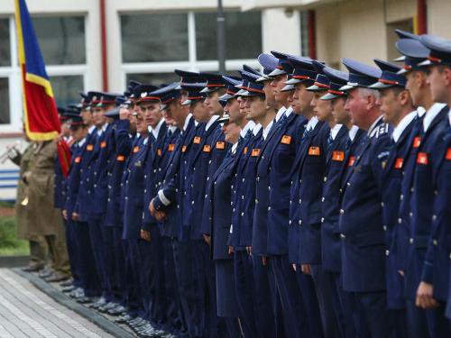 Vrei să fii poliţist? Află ce trebuie să faci!