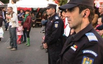Jandarmii în mijlocul botoșănenilor la …