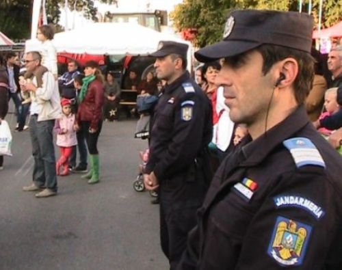 Jandarmii în mijlocul botoșănenilor la manifestările prilejuite de sărbătorirea Zilelor municipiului Botoşani