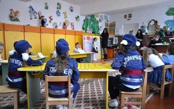 24 de echipaje se vor …