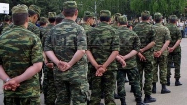 Ce cred românii despre eventualitatea reintroducerii stagiului militar obligatoriu