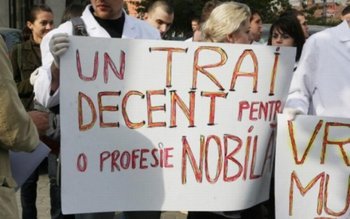 Peste 30.000 de salariați din …