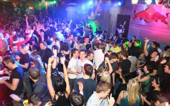 Minorii până în 16 ani …