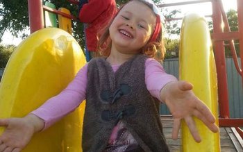 Fetiță de 4 ani trăiește …