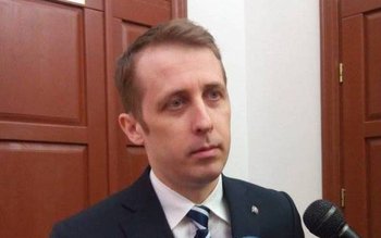 Primarul anunţă că în luna …