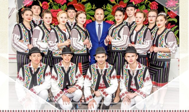 Ansablul Folcloric ”HORA” Vlăsinești ajunge în metropola americană NEW YORK 
