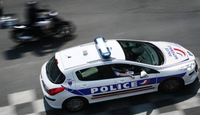 Doi români arestaţi în Franţa, după ce au jefuit mai mulţi comercianţi. Ce metodă clasică foloseau