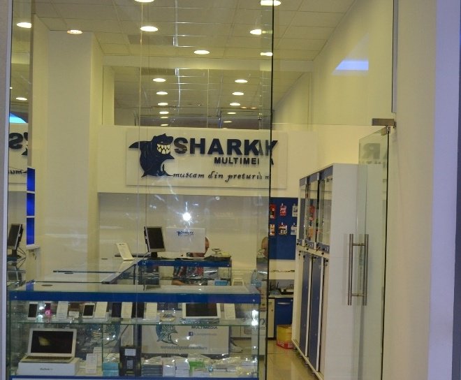 Magazinul de electronice Sharky Multimedia s-a mutat la etajul 3 în Uvertura Mall