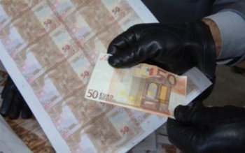 Percheziţii efectuate de polițiști după …