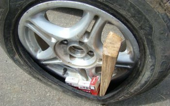 Cauciucuri „umflate” cu ţigări de …