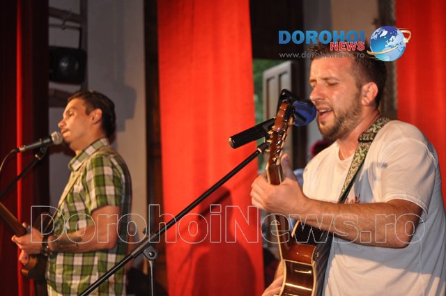 Din nou acasă: Fără Zahăr au făcut show la „Nord-Est Folk” Dorohoi 2015 - FOTO