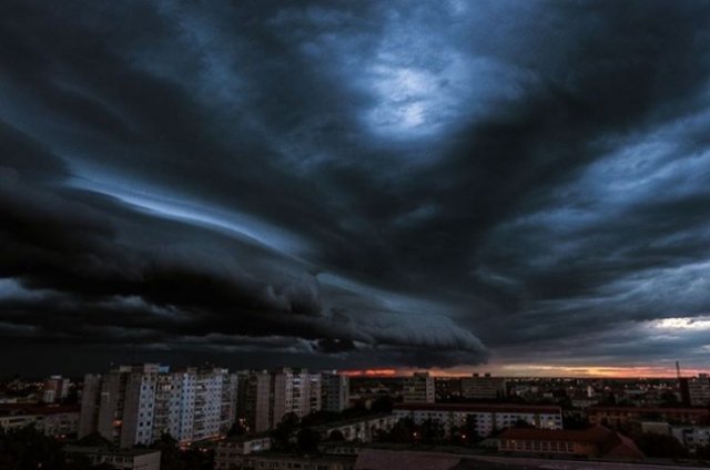 Avertizare meteo de vreme rea: Furtuni în aproape toată ţara