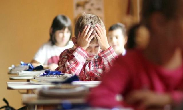 Elevii de clasa a IV-a încep, marţi, examenele. Vezi calendarul testărilor