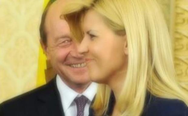 Adriana Săftoiu: „Băsescu lângă Udrea e ca un curcan care-şi scutură mărgelele”