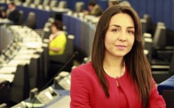 Conferinţă publică pe tema „Femei …