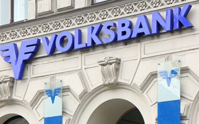 Volksbank e obligată să restituie sumele încasate din comisionul de risc