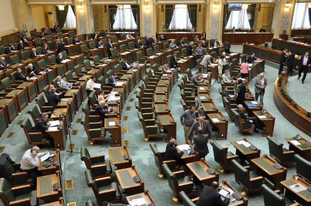 Săptămână încărcată pentru senatori. Ce decizii au de luat parlamentarii