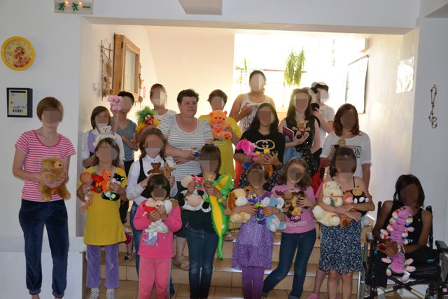 Copiii de la centrul de plasament Elena Doamna s-au bucurat de dărnicia botoșănenilor