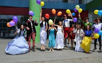 Mii de zâmbete au însuflețit …