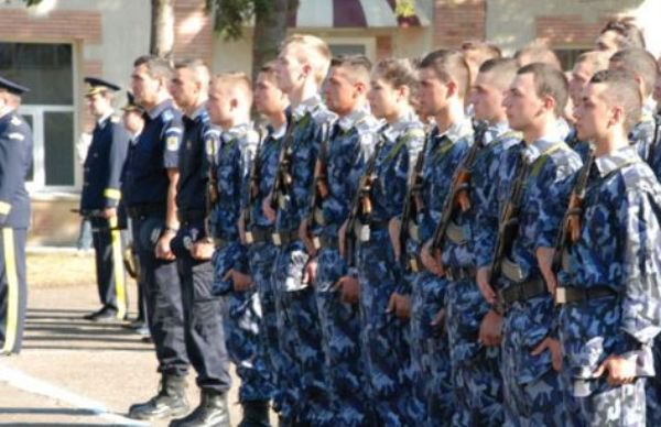 Elevi jandarmi de la Fălticeni în practică la Jandarmeria Botoșani