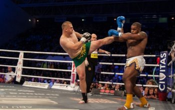 Programul complet al galei Superkombat. …