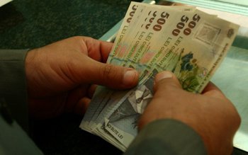 Liberalii n-au votat pensiile speciale, …