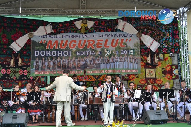Festivalul Internațional de muzică populară „Mugurelul” Dorohoi 2015: Vezi imagini din prima zi – FOTO