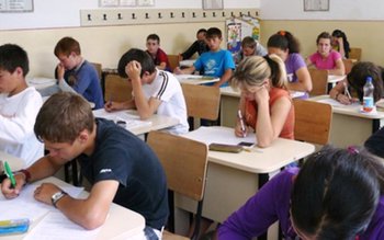 Absolvenții de clasa a VIII-a …