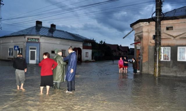 Cinci ani de la potop! Dorohoiul îşi plânge morţii la cinci ani de la inundaţii