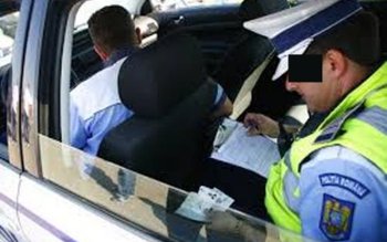 Infracţiuni la regimul rutier, constatate …