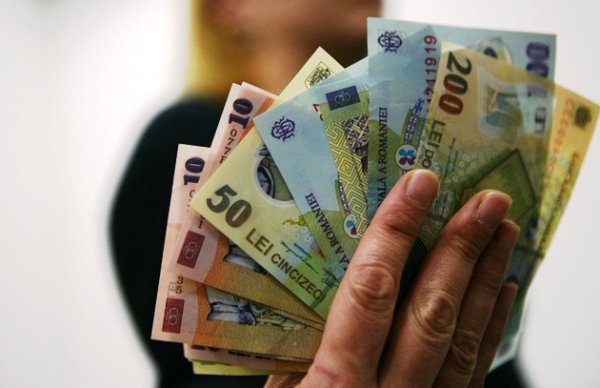 1000 de botoşăneni vor avea salariul de bază mai mare cu 12% începând cu luna august